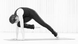 Upcoming — Yang & Ying Workshop: Eine kraftvolle Vinyasa-, eine ruhige Yin-Sequenz, dazwischen ein Raum zur Reflexion unterschiedlicher Qualitäten.
Eine Auszeit zum Wochenabschluss am Sonntag, 25. Januar 2026, 14:00-18:00 Uhr im südpunkt Nürnberg. Den Link zur Anmeldung findest Du in meiner bio.
#yoganürnberg #yang #yin #workshop #wochenende